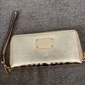 Michael Kors wristlet